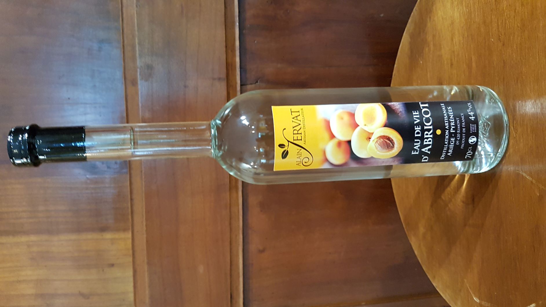 Eau de vie d'abricot